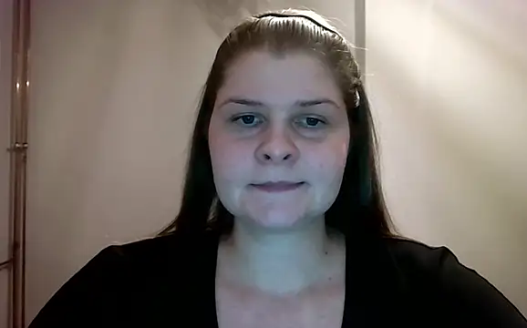 lovexCaroline online show from February 4, 2025, 5:55 pm