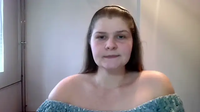lovexCaroline online show from February 12, 2025, 2:43 pm