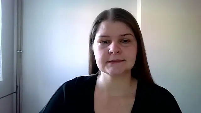 lovexCaroline online show from February 17, 2025, 7:58 am