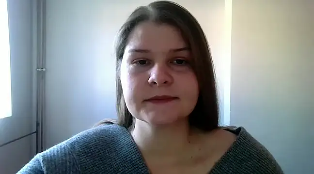 lovexCaroline online show from February 25, 2025, 7:52 am