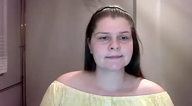 lovexCaroline online show from March 3, 2025, 5:39 pm