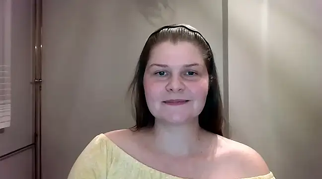 lovexCaroline online show from March 3, 2025, 8:43 pm