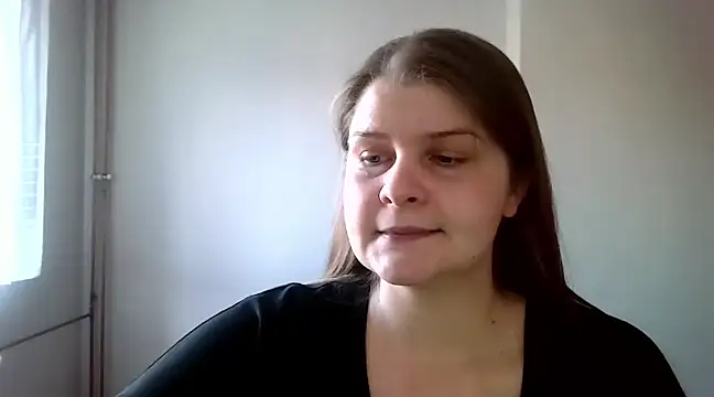 lovexCaroline online show from March 4, 2025, 2:42 pm
