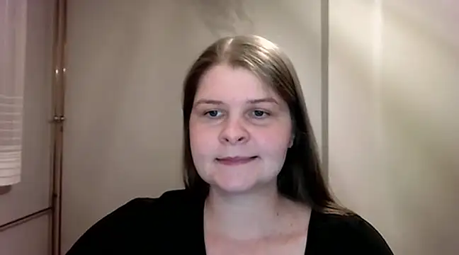 lovexCaroline online show from March 4, 2025, 5:45 pm