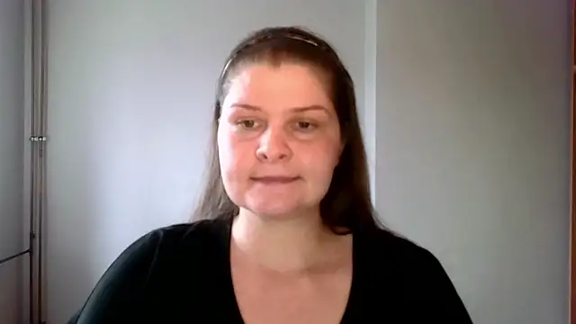 lovexCaroline online show from March 13, 2025, 11:08 am