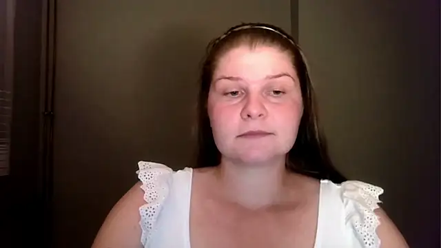 lovexCaroline online show from September 9, 2025, 8:41 pm