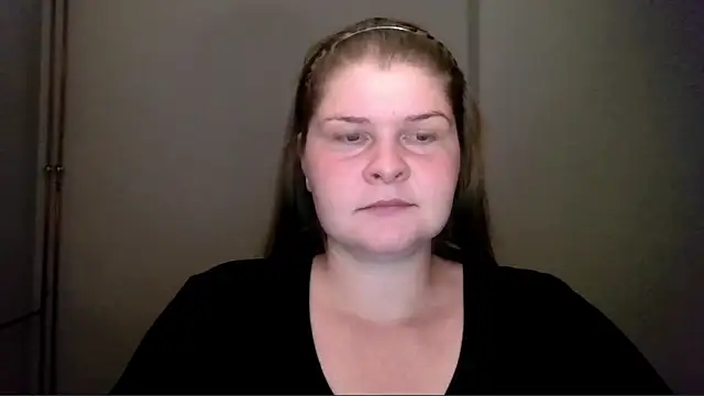 lovexCaroline online show from September 11, 2025, 8:42 pm