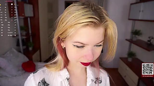 LynetHakes online show from December 21, 2025, 9:22 pm