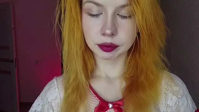 LynetHakes online show from July 7, 2026, 6:16 am