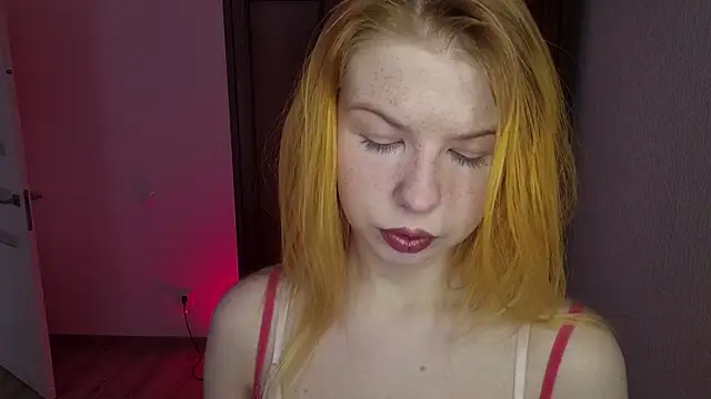 LynetHakes online show from July 21, 2026, 6:27 am