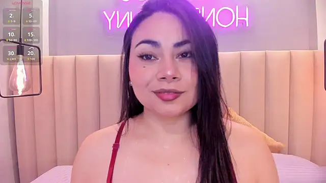 Naomymonroe  online show from June 7, 2026, 11:47 am