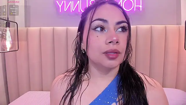 Naomymonroe  online show from August 2, 2026, 11:52 am