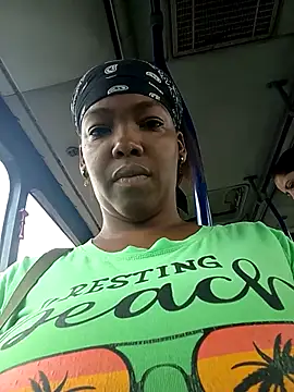 ValkiriaContee online show from October 19, 2025, 7:36 pm