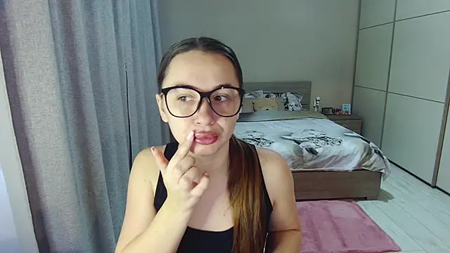 singletrouble online show from December 18, 2025, 6:08 am