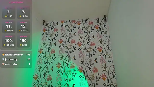 Snapshot of sophi_lii chatting on January 24, 2025, 8:32 pm sophi lii online show from January 24, 2025, 8:32 pm