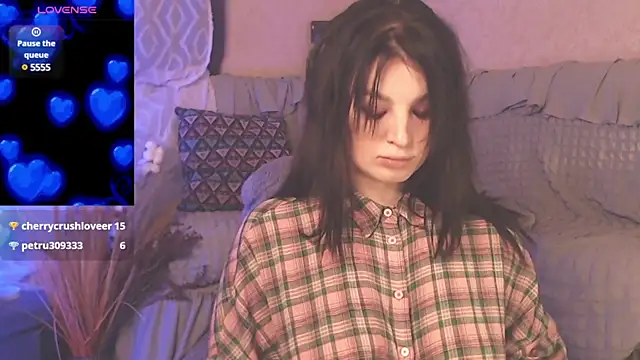 Snapshot of BritneyBarker chatting on December 15, 2024, 4:40 am BritneyBarker online show from December 15, 2024, 4:40 am