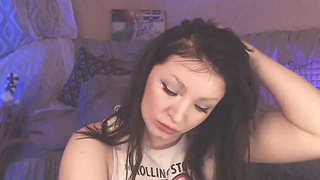 Snapshot of BritneyBarker chatting on January 29, 2025, 12:01 am BritneyBarker online show from January 29, 2025, 12:01 am