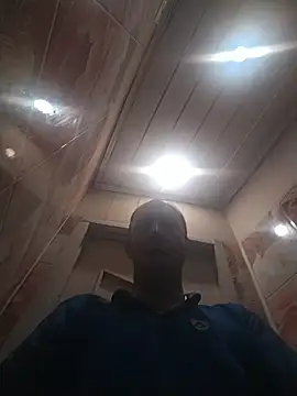 Snapshot of MaxDevilWhite chatting on October 25, 2025, 10:04 pm MaxDevilWhite online show from October 25, 2025, 10:04 pm