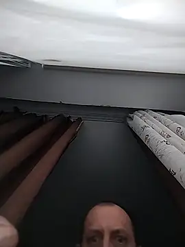 Snapshot of MaxDevilWhite chatting on December 18, 2025, 9:37 am MaxDevilWhite online show from December 18, 2025, 9:37 am