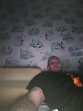 Snapshot of MaxDevilWhite chatting on December 19, 2025, 7:32 pm MaxDevilWhite online show from December 19, 2025, 7:32 pm