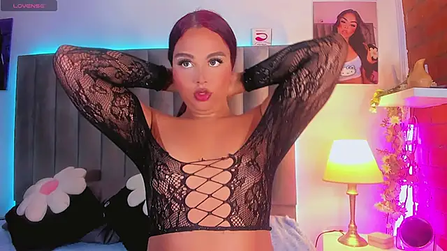 CamiiGarcia online show from November 2, 2025, 9:39 pm