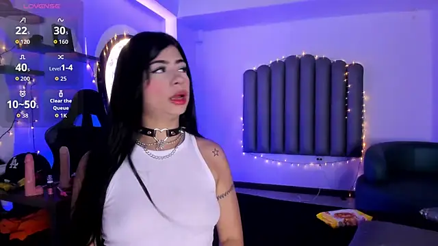 Martshall09 online show from December 15, 2025, 8:57 pm