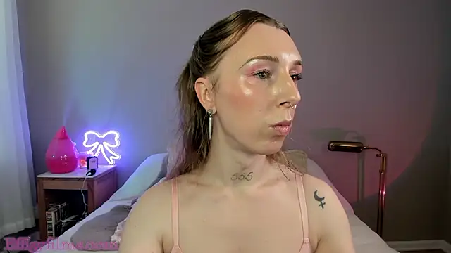 Snapshot of StarDuvall chatting on February 27, 2026, 9:48 pm StarDuvall online show from February 27, 2026, 9:48 pm