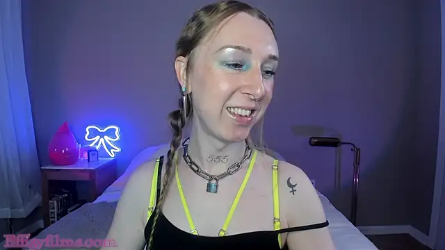 Snapshot of StarDuvall chatting on March 4, 2026, 10:38 pm StarDuvall online show from March 4, 2026, 10:38 pm