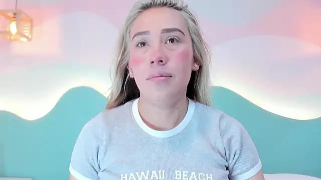 Lannajansen online show from November 8, 2025, 1:44 pm