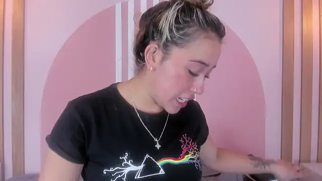 Snapshot of Lannajansen chatting on March 5, 2026, 1:07 pm Lannajansen online show from March 5, 2026, 1:07 pm