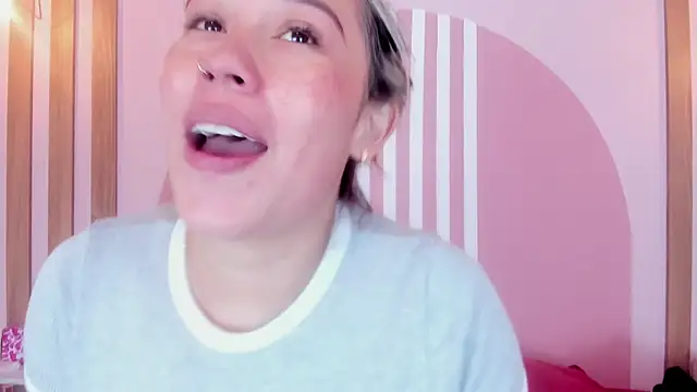 Snapshot of Lannajansen chatting on March 17, 2026, 1:14 pm Lannajansen online show from March 17, 2026, 1:14 pm