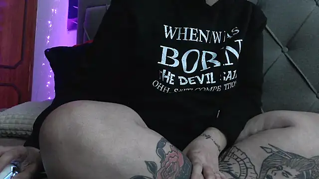 Snapshot of bunnyfox420 chatting on December 15, 2025, 6:23 pm bunnyfox420 online show from December 15, 2025, 6:23 pm