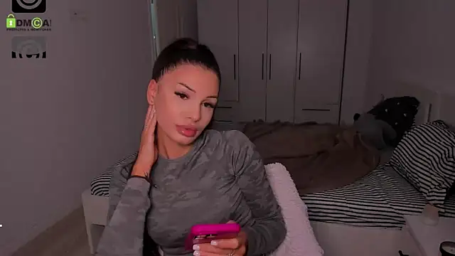 Snapshot of HelenShawn chatting on September 25, 2025, 7:34 am HelenShawn online show from September 25, 2025, 7:34 am