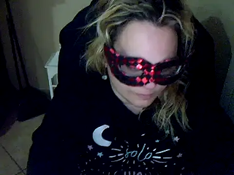 topina8 online show from March 6, 2025, 9:20 pm