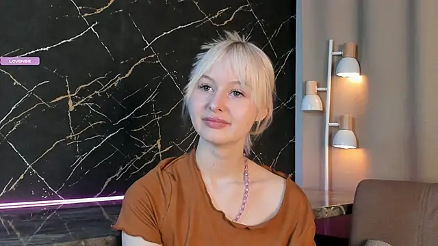MaydaBunton online show from March 19, 2025, 1:43 am