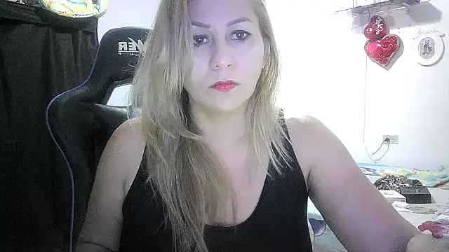 mariana0x online show from October 9, 2025, 1:42 pm