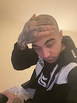 Snapshot of tony51753 chatting on January 23, 2025, 12:14 am tony51753 online show from January 23, 2025, 12:14 am