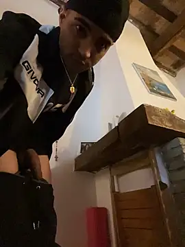 Snapshot of tony51753 chatting on January 24, 2025, 10:41 pm tony51753 online show from January 24, 2025, 10:41 pm