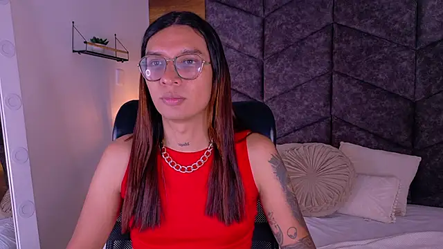 LauraaGomezz   online show from October 9, 2025, 7:34 pm