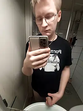 Arttuforyounakedboy online show from February 5, 2026, 2:49 am