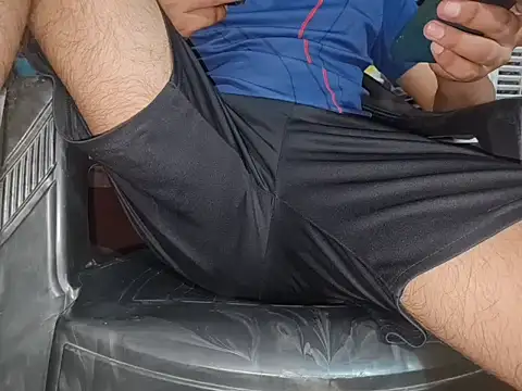 Snapshot of Extrembox5 chatting on October 16, 2025, 4:52 pm Extrembox5 online show from October 16, 2025, 4:52 pm