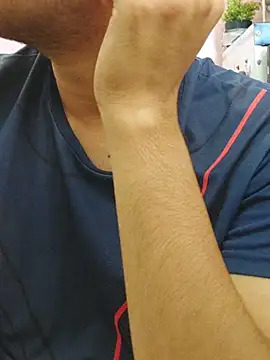 Snapshot of Extrembox5 chatting on October 21, 2025, 9:10 am Extrembox5 online show from October 21, 2025, 9:10 am