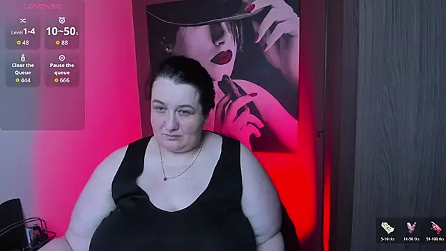 QueenOfHaze online show from May 6, 2026, 7:08 pm