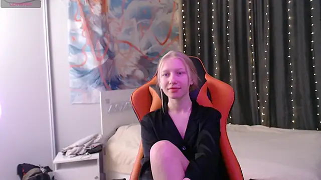 crystalyss online show from January 24, 2025, 7:49 pm