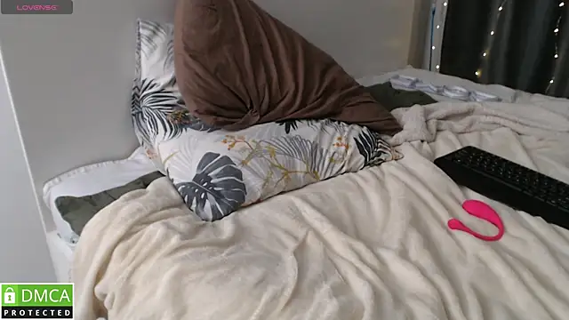 crystalyss online show from February 7, 2025, 3:01 am