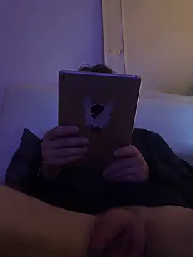 Snapshot of Pilote19 chatting on September 19, 2025, 10:43 pm Pilote19 online show from September 19, 2025, 10:43 pm