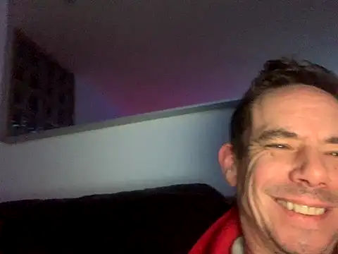 Kenhornu online show from November 19, 2025, 11:49 pm