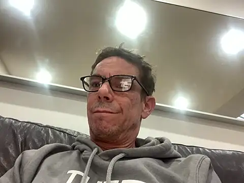 Kenhornu online show from March 7, 2026, 4:59 pm