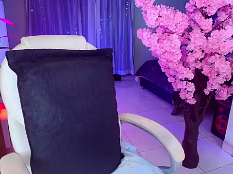 latexgoddes online show from February 15, 2026, 3:14 am