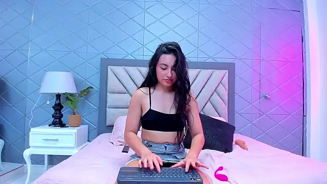 VioletRousse  online show from February 10, 2025, 6:56 pm